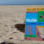 Cartell de la Diputació de Barcelona per prohibir el tabac a les platges