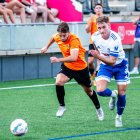 El davanter del Reus FCR, Fran Carbia, contra el Mollerussa.
