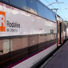 Un Rodalies aturat a l'andana.