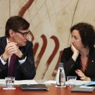 El president de la Generalitat, Salvador Illa, i la consellera d'Economia, Alícia Romero, a la reunió del Consell Executiu.