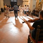 La festa va comptar amb un taller de dansa impartit per Bruel