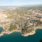 Aquesta actuació pretén arranjar el camí de ronda, en un tram on la continuïtat pels vianants és complicada ara mateix.