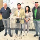 Luis Blanco, d’UGT, a l’esquerra de la imatge, i Vicente Escudero, d’USOC, a la dreta, estan enfrontats