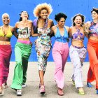 Les sis integrants de Las Karamba.