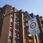 Imatge d’arxiu d’un cartell que anuncia l’entrada a la ZBE.