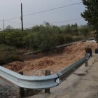 Un barranc on baixa molta aigua a les Terres de l'Ebre.