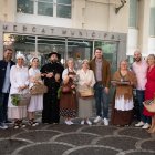 Presentació teatralitzada de la Fira de Santa Teresa al Mercat Municipal del Vendrell a càrrec del Grup de Teatre de La Lira Vendrellenca.