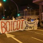 Centenars de persones es concentren davant del Consolat d'Israel a Barcelona després de l'assalt a la Flotilla.
