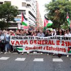 Capçalera de la manifestació convocada pel Sindicat d'Estudiants per denunciar el genocidi de Gaza a Tarragona.