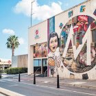 Fotografia d’arxiu del Mercat del Carrilet, vist des del carrer de l’Escultor Rocamora, el lloc on es començaran a observar els primers canvis emmarcats en el projecte de transformació de l’entorn.