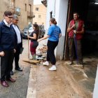 El president de la Generalitat, Salvador Illa, visitant un dels municipis afectats.