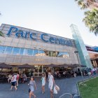 L’estrena oficial tindrà lloc el pròxim 18 d’octubre a YELMO CINES de Parc Central, amb una projecció gratuïta i oberta al públic