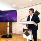 El regidor Muñoz, presentant les ordenances del 2025, una imatge que està a punt de repetir-se amb els tributs per al 2026.