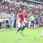 El jugador del Nàstic, Sergio Camus, durant un duel al Nou Estadi aquesta temporada.