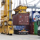 Activitat a la terminal de contenidors del Port de Tarragona.