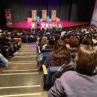 L’obra és representada per joves de 16 a 17 anys; per tant, l’alumnat pot identificar-se molt més fàcilment amb els protagonistes