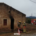 Imatge dels bombers treballant en l'incendi a Vimbodí i Poblet