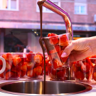 La Fresería permite combinar las fresas con chocolate y toppings a medida.