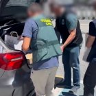 Agents de la Guàrdia Civil i de l'Agència Tributària durant l'operatiu.