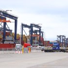 El projecte es centrarà en el moll Balears, que començarà operant amb 10 megavolts-ampere (MVA) i dues unitats de gestió de cables.