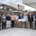 Moment de l'entrega del xec.