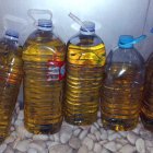 El detingut forçava els taps dels dipòsits de combustible per extreure’n el carburant.