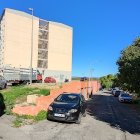 Imatge d’alguna de les llumeneres renovades a la vorera del CAP.