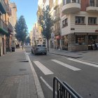 Els vehicles tornen a transitar pel carrer Ample després de finalitzar la segona fase de les obres de reforma urbanística.