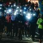 El moment de la sortida del Backyard Tarragona amb els més d’un centenar de corredors preparats.