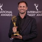 Imagen de Oriol Pla tras ganar el International Emmy Award a mejor actor.