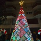 Imagen del árbol de ganchillo más alto de Cataluña, en Salou.