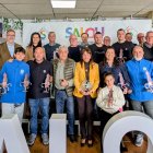 L'alcalde i la regidora de Festes amb els classificats