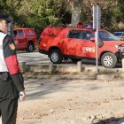 Conjunt de vehicles de la UME accedint a l'àmbit de Can Coll, a Cerdanyola del Vallès