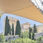 El tram afectat de la Falsa Braga, que és la fortificació que envolta la Muralla romana, està darrere del Teatre Auditori Camp de Mart.