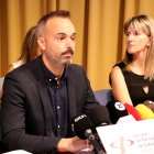 L'alcalde d'Alcanar, Joan Roig, en roda de premsa a la seu de la Demarcació Terres de l'Ebre del Col·legi de Periodistes de Catalunya.