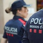 Imatge d'arxiu de dos agents de Mossos d'Esquadra.