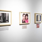 L’exposició es centra en el període del tardofranquisme i la transició democràtica (1960-1985)