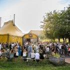 Cua per visitar l'espectacle al Cirque Pardi!