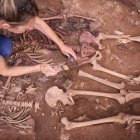 Imatge de l'excavació d'una fossa aquest 2025