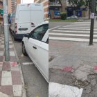 L'Associació de Veïns La Unió de SPiSP va entregar un dossier amb les barreres que hi ha al barri.