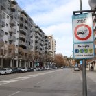 Imatge d'un cartell que indica l'entrada a la ZBE de Tarragona, a l'avinguda Vidal i Barraquer