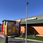 Part exterior del McDonald's del Vendrell