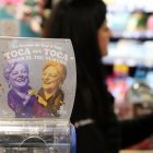 Un expositor de la Grossa de Cap d'Any.