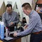 Cabré ha portat sol la perruqueria, amb l’ajuda de la Trini, la seva dona