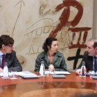 Illa, Alícia Romero i Albert Dalmau a la reunió del Consell Executiu
