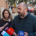 ERC denuncia que a Prat de la Riba es mantinguin tres carrils molt amples que, segons van indicar, afavoreixen l’aparcament en doble fila.