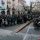 Un dels carros de l'Encamisada, en l'últim tram del recorregut a la plaça de la Quartera