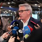 El portaveu de Renfe a Catalunya, Antonio Carmona, en una atenció als mitjans a l'estació de Sants