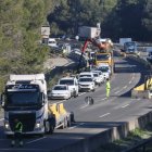 Tasques de col·locació de mira de formigó a l’AP-7