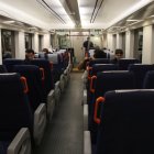 Imatge d'un dels primers trens que ha circulat aquest dilluns a l'estació de Tarragona en direcció a Barcelona